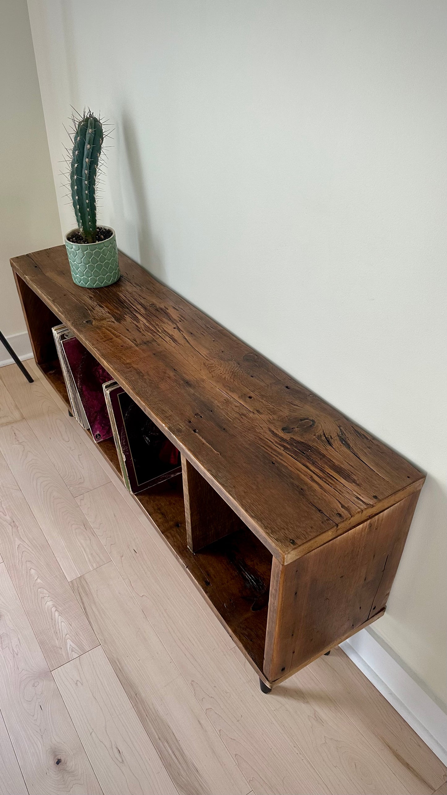 5’ L Rustic Reclaimed Wood Media / Vinyl Console