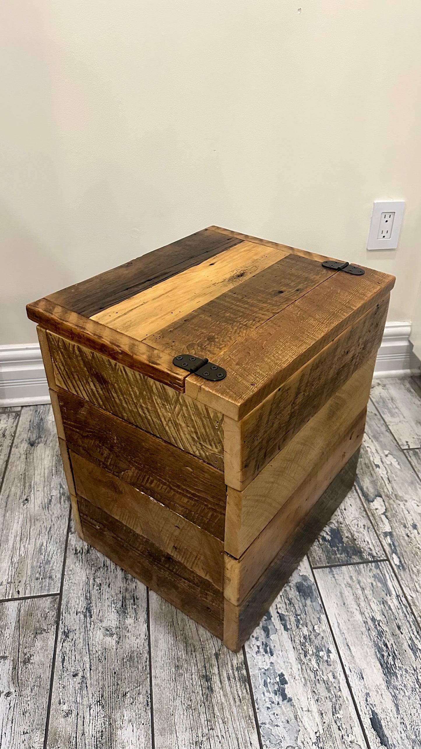 Compact Rustic Wood Crate / Chest / Table