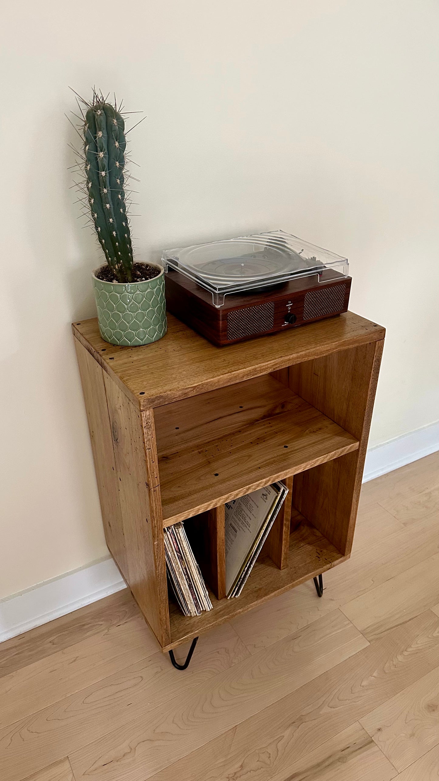 Rustic Butternut Wood Media / Vinyl Stand
