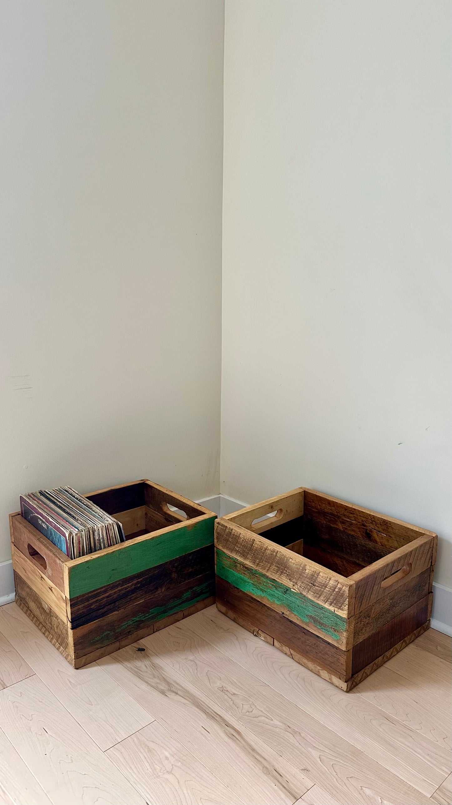1 x Rustic Wood Vinyl Storage Crate