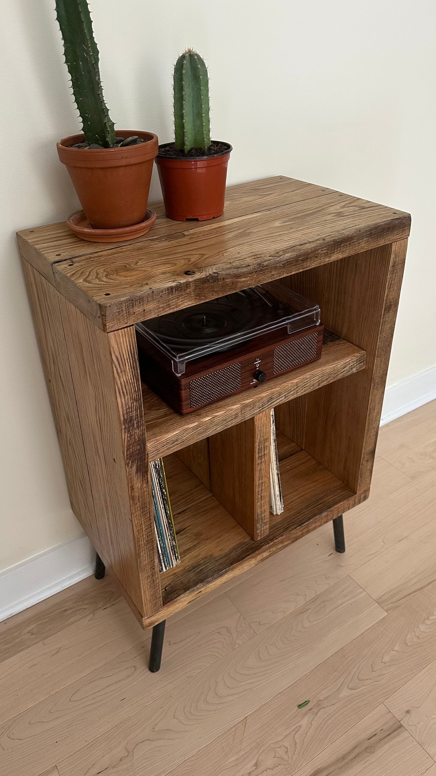 24” L Rustic Reclaimed Oak Wood Vinyl Stand / Media Table