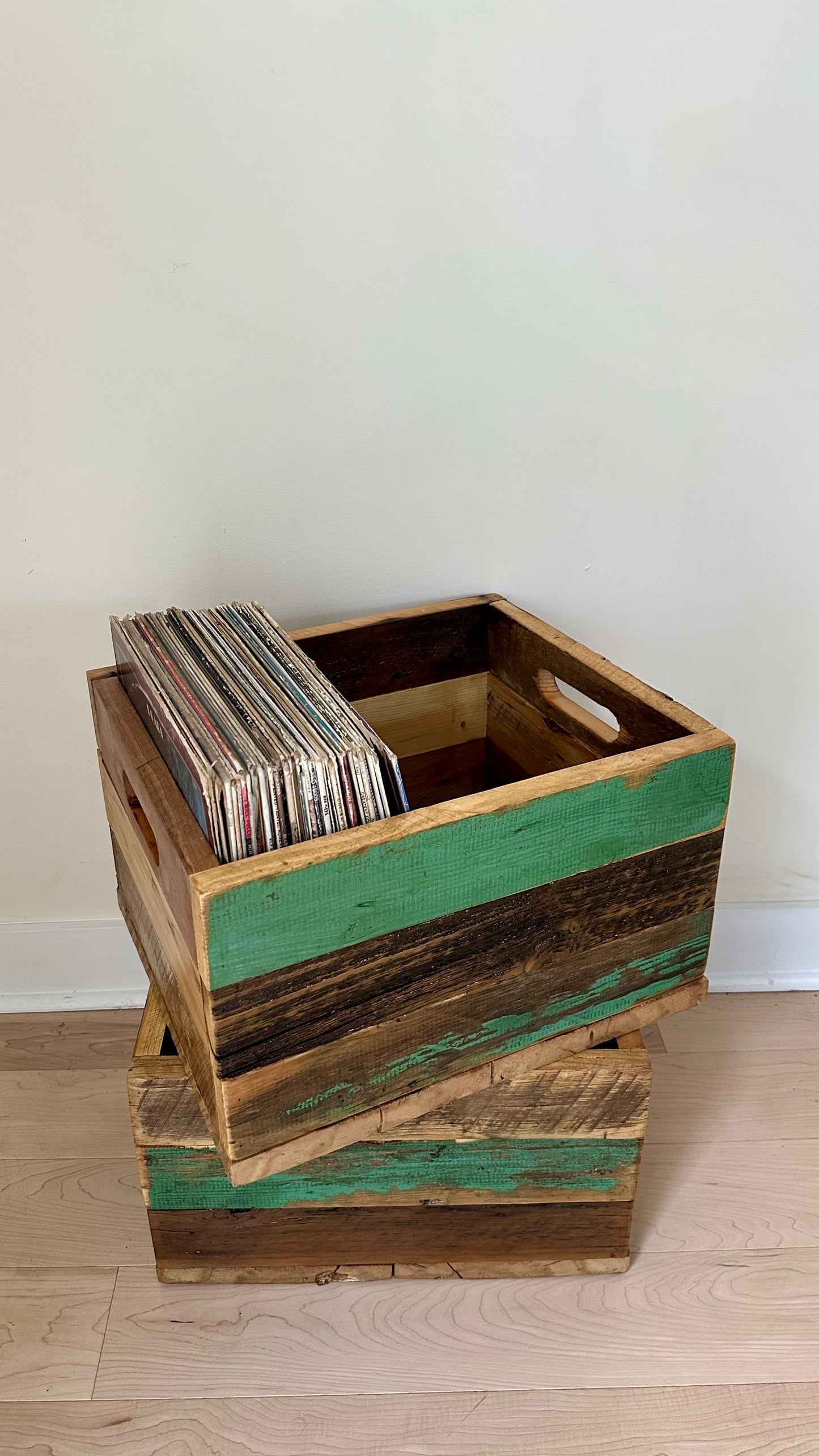 1 x Rustic Wood Vinyl Storage Crate