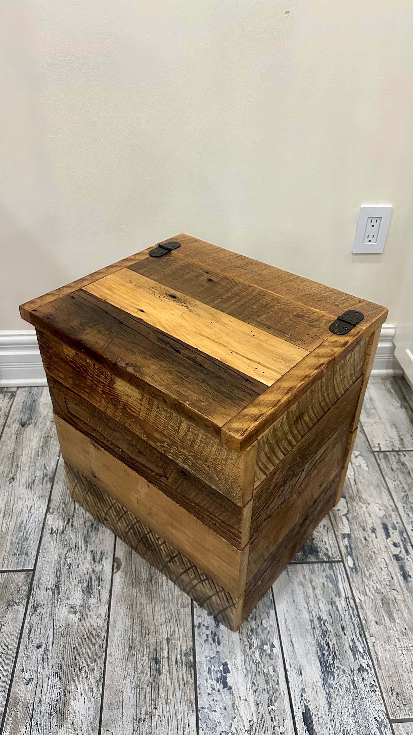 Compact Rustic Wood Crate / Chest / Table