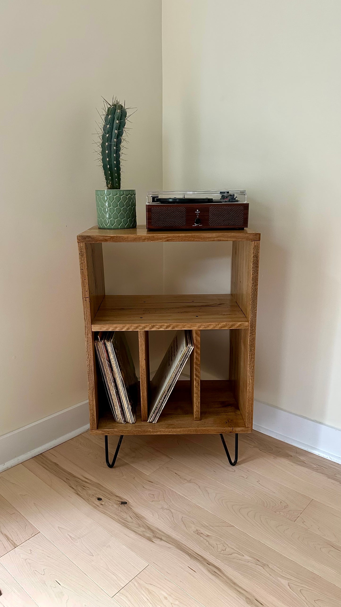Rustic Butternut Wood Media / Vinyl Stand