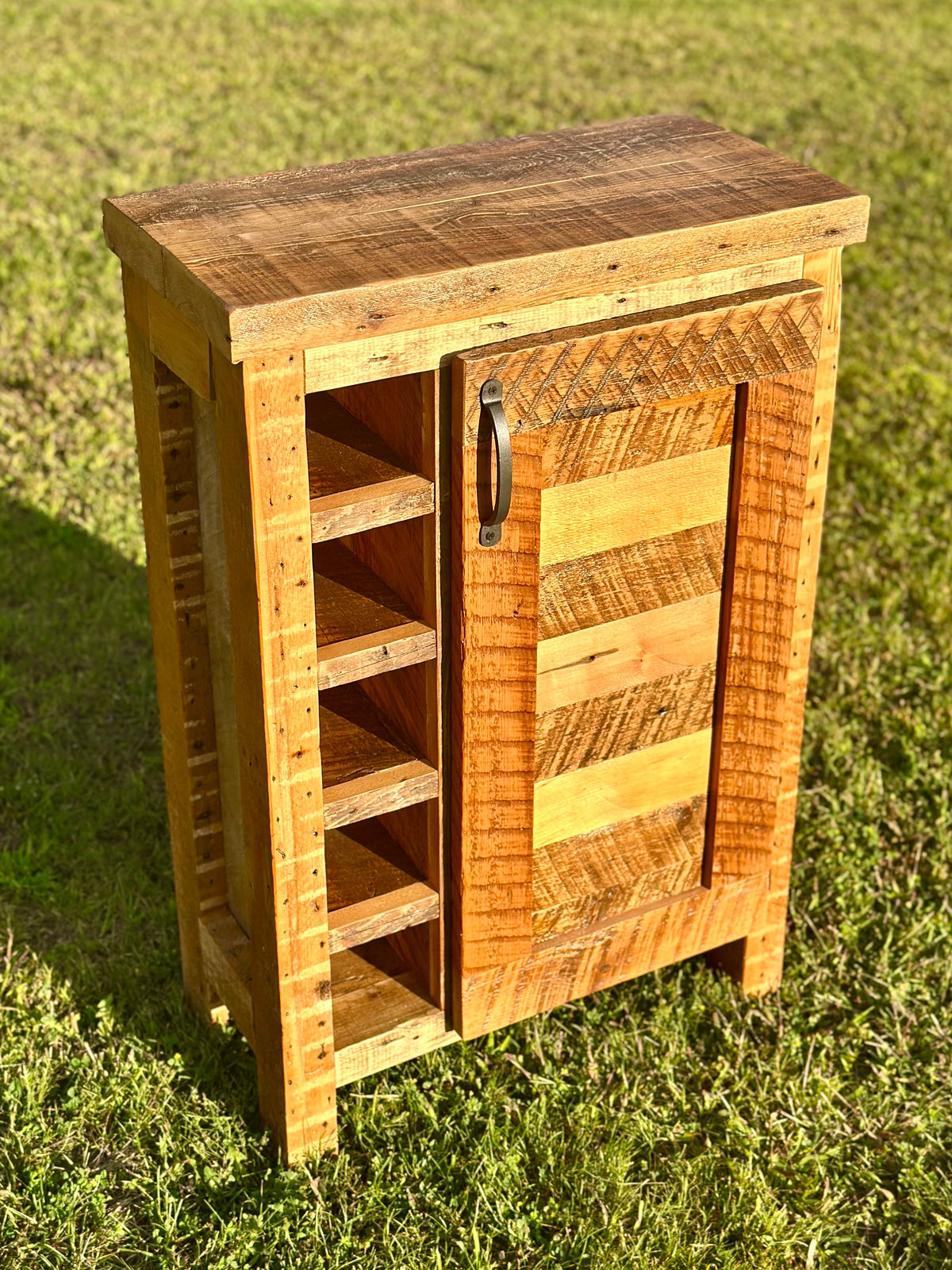 2.5' L Rustic Wood Bar / Kitchen Cabinet