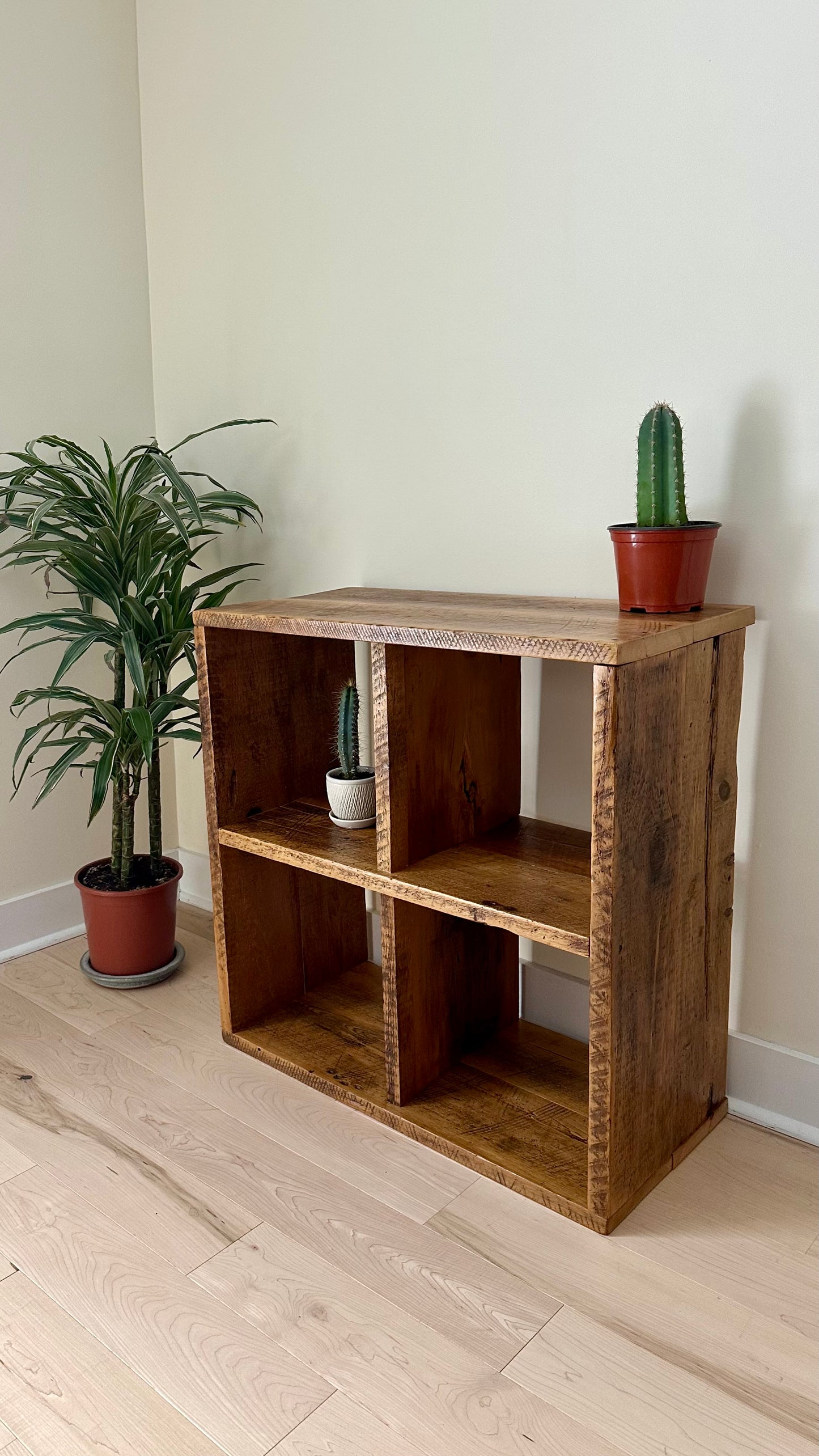 Rustic Reclaimed Wood Vinyl Table / Shelf