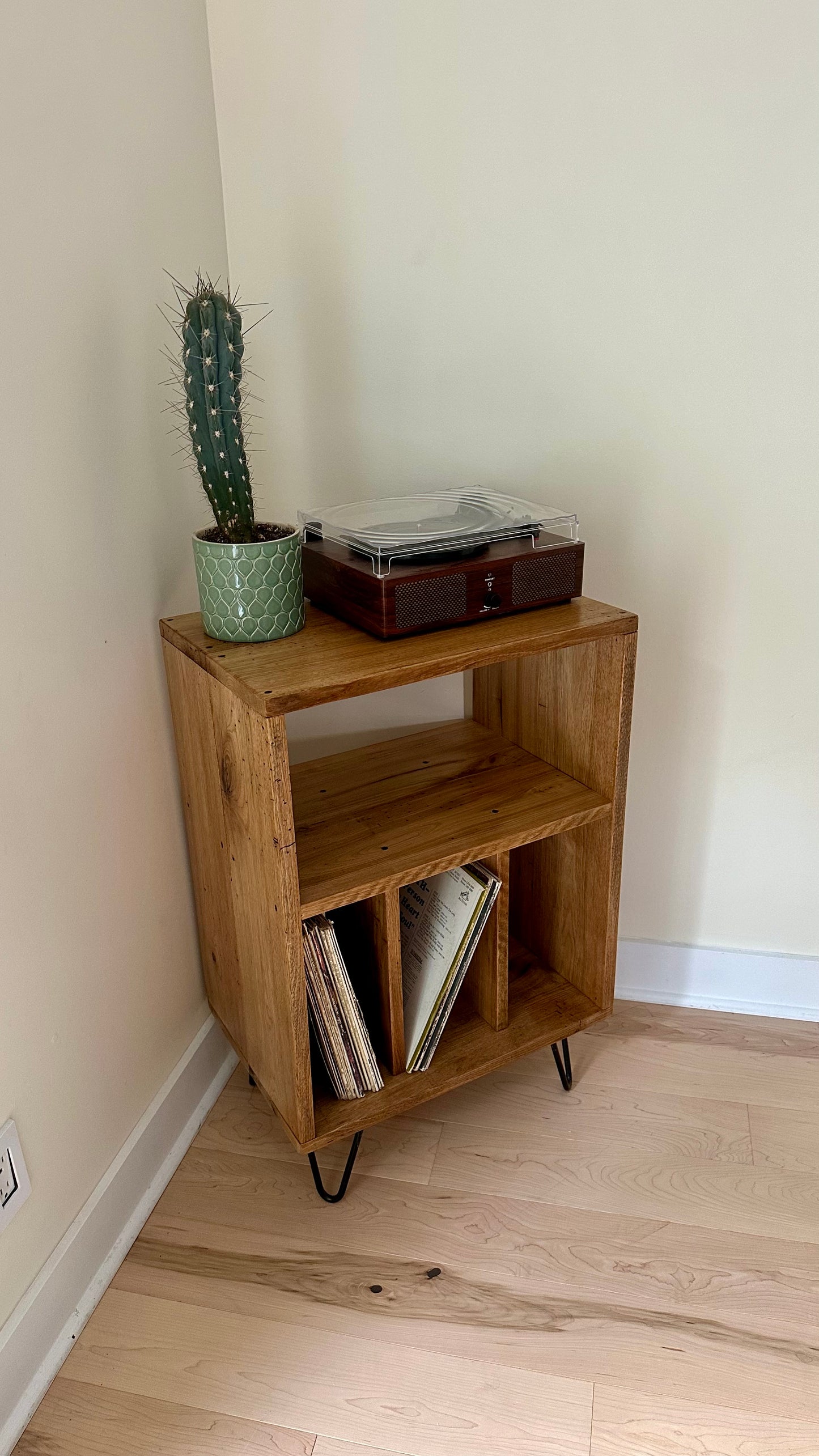 Rustic Butternut Wood Media / Vinyl Stand