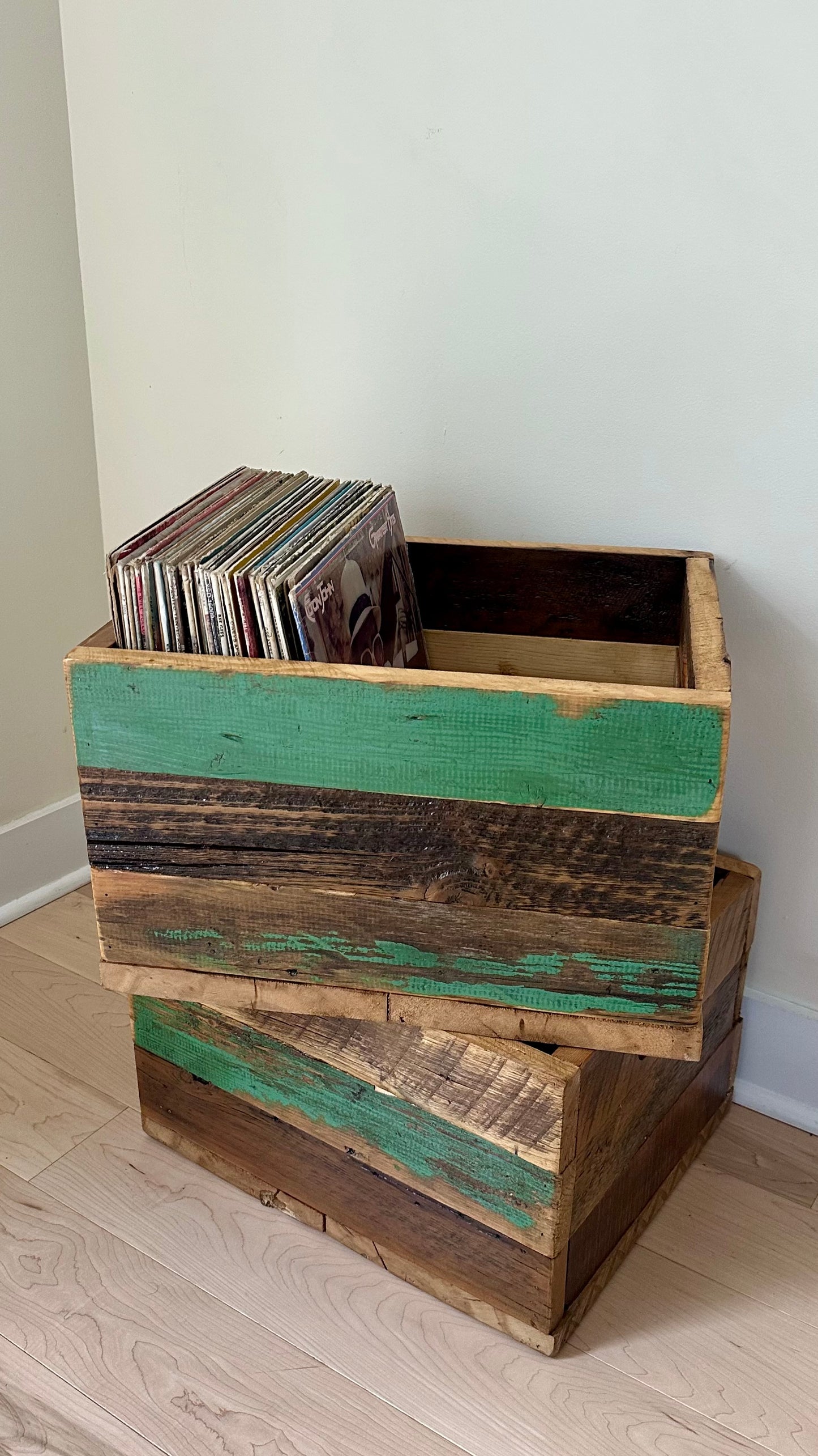 1 x Rustic Wood Vinyl Storage Crate