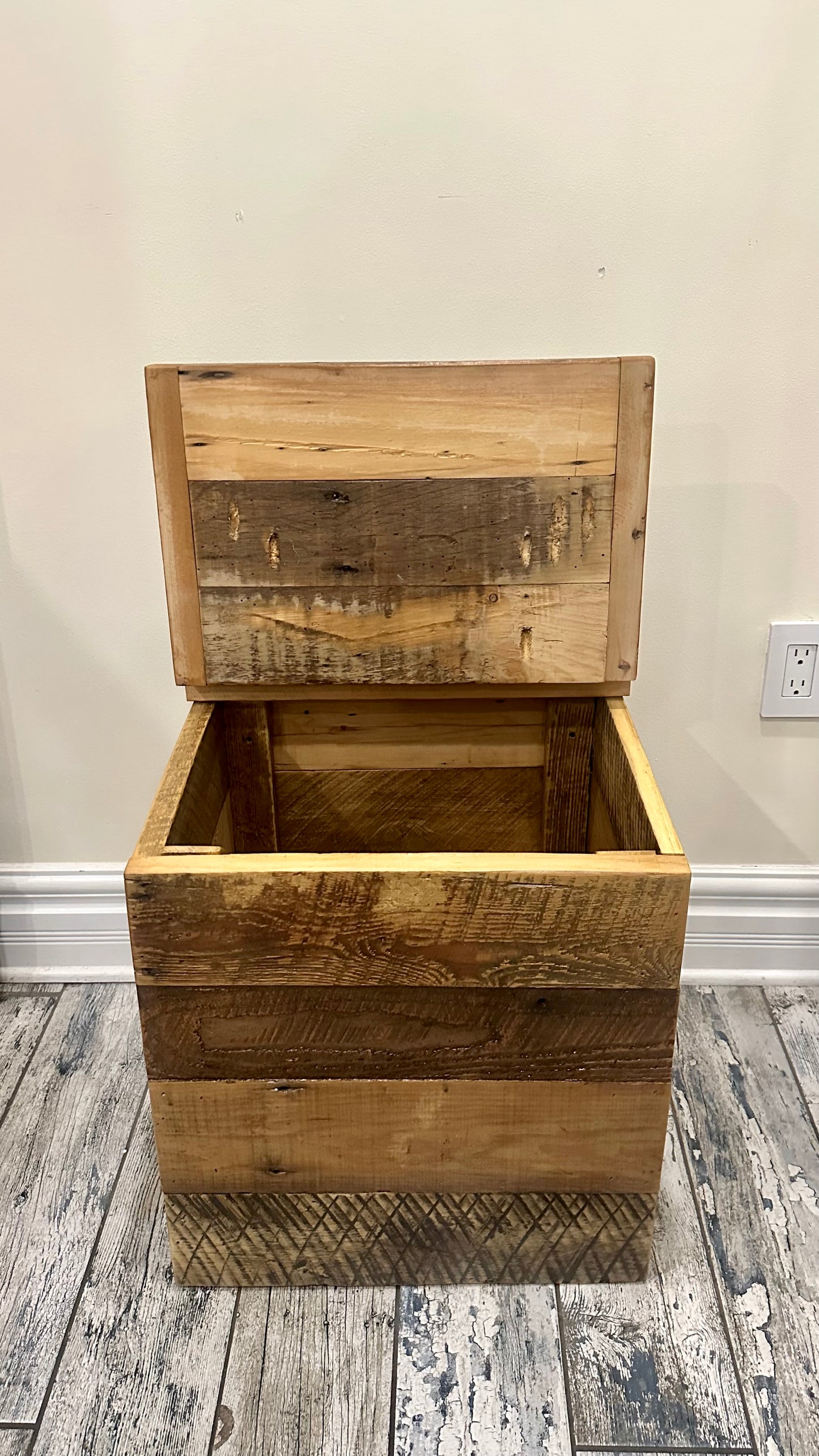 Compact Rustic Wood Crate / Chest / Table