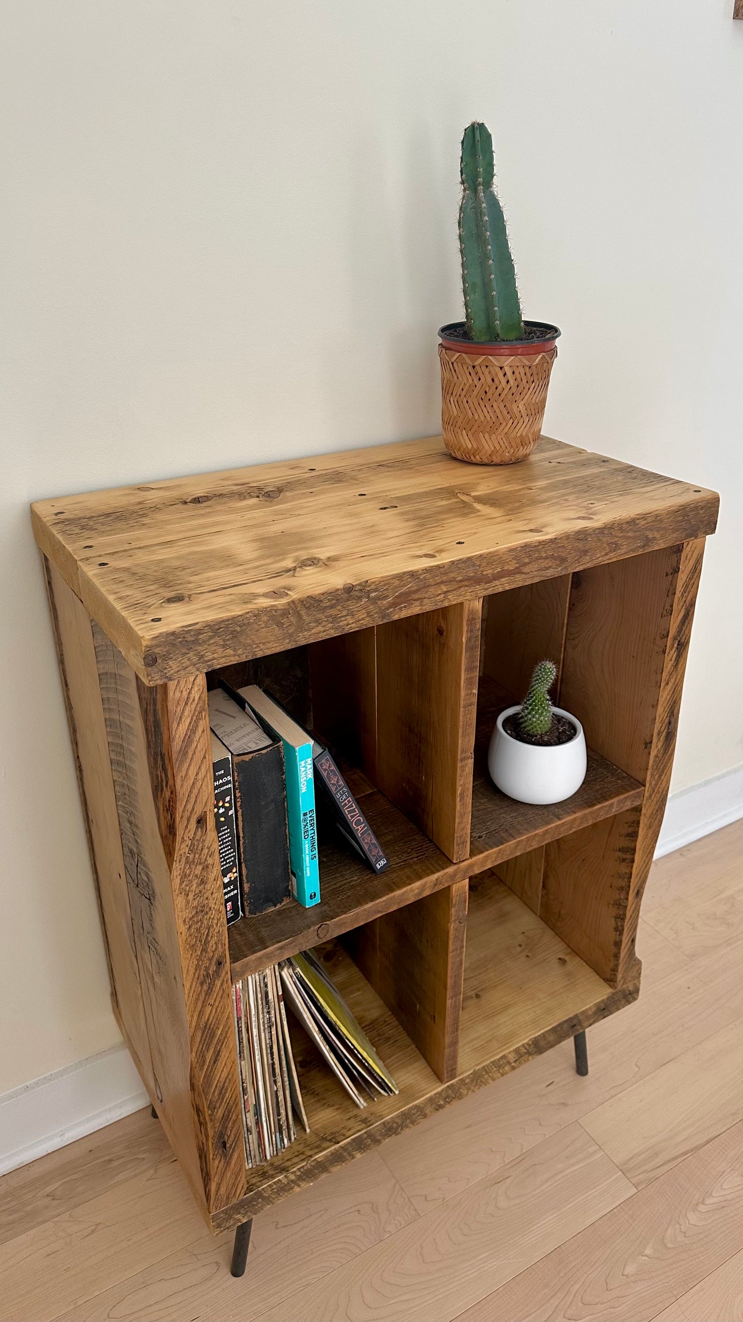 27” L Rustic Wood Vinyl / Storage Table