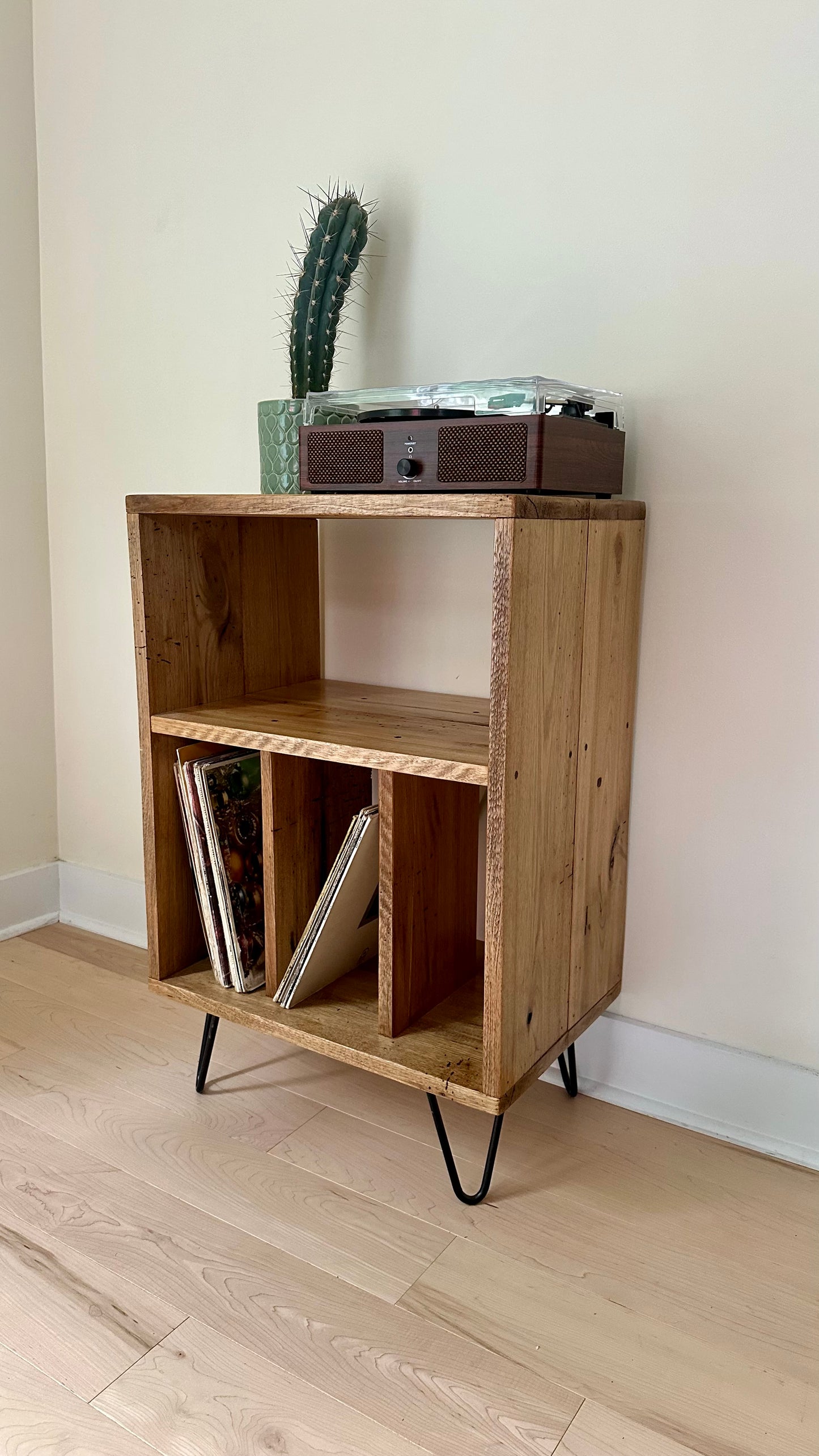 Rustic Butternut Wood Media / Vinyl Stand