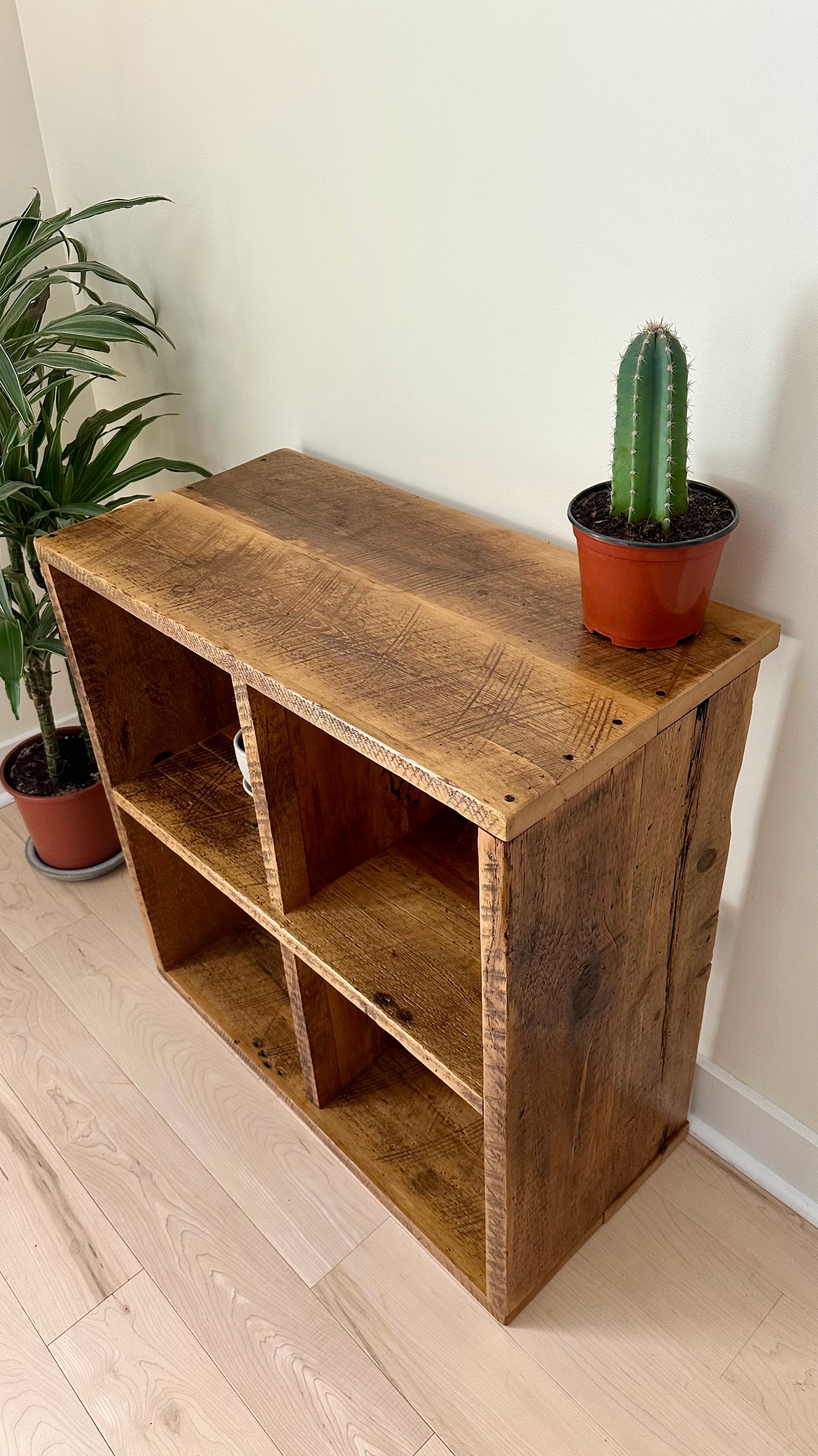 Rustic Reclaimed Wood Vinyl Table / Shelf