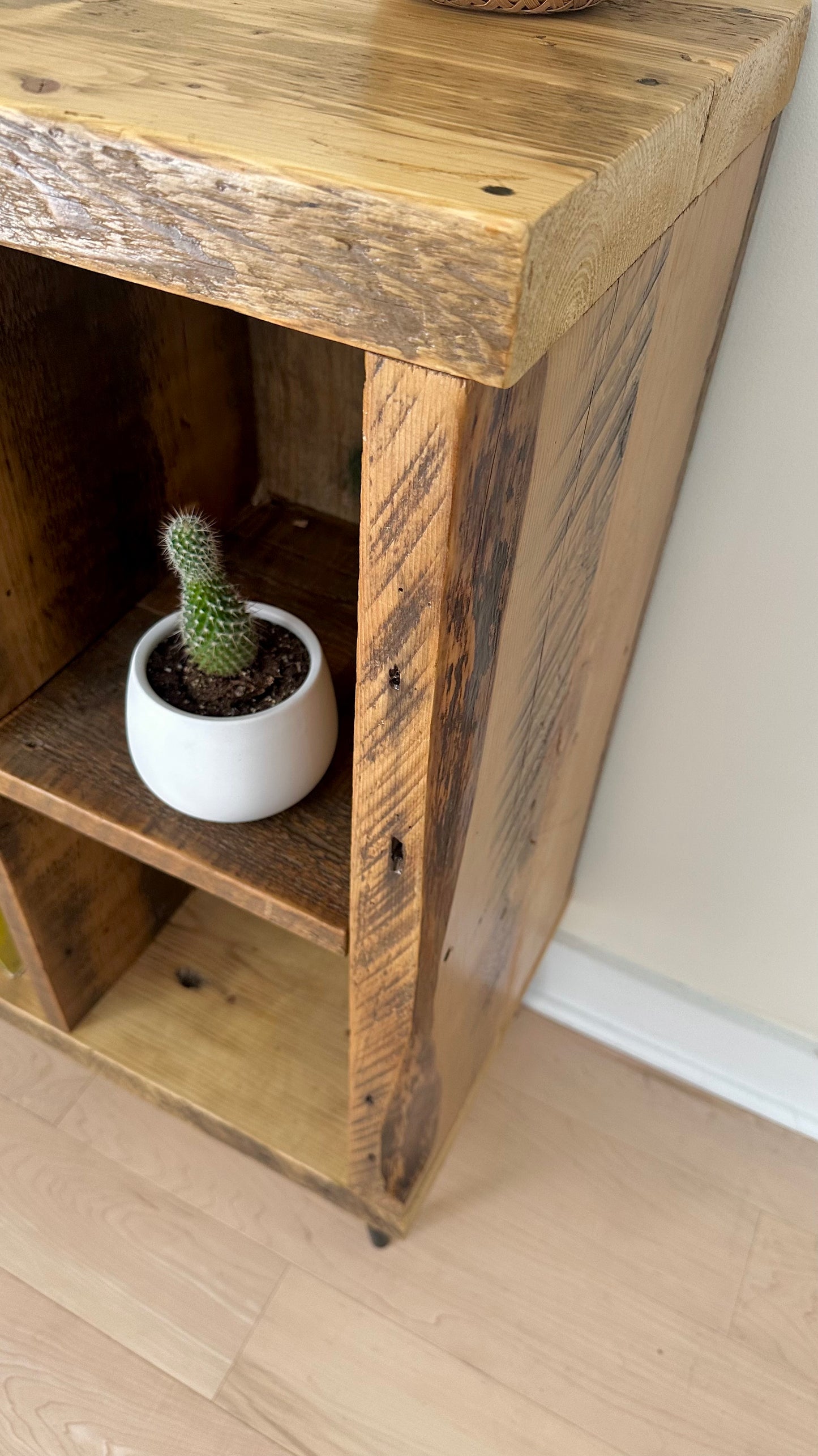 27” L Rustic Wood Vinyl / Storage Table