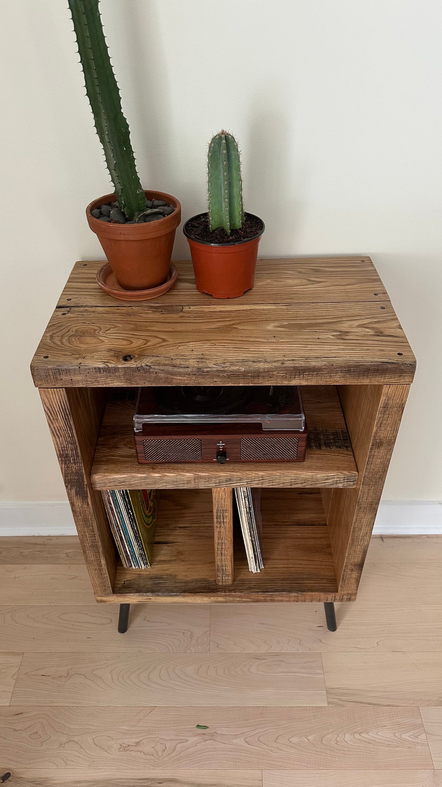 24” L Rustic Reclaimed Oak Wood Vinyl Stand / Media Table