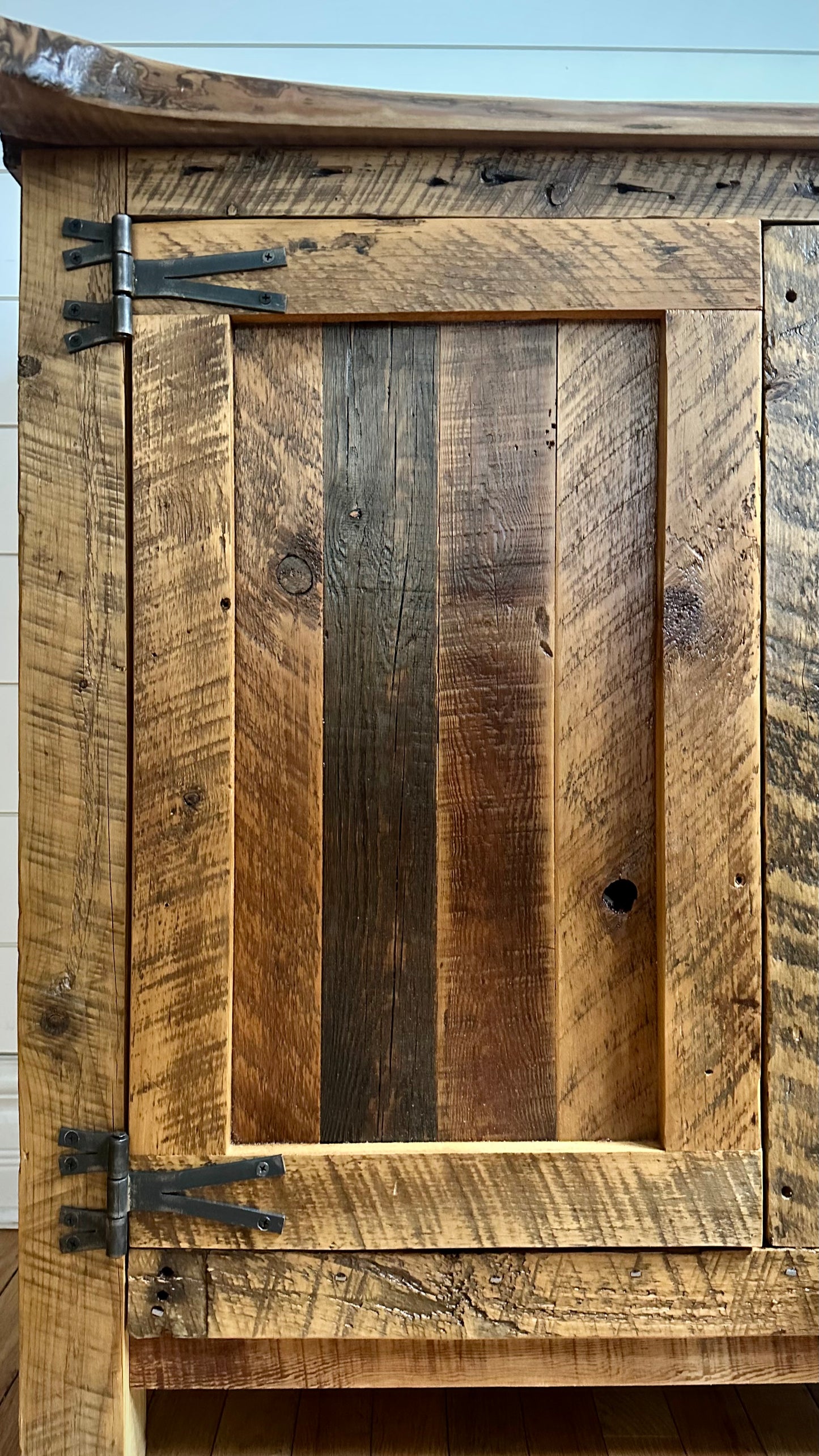 32” L Compact Rustic Wood Bar / Kitchen Cabinet